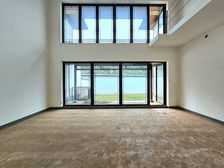 3+2结构单层130平米无房产税 带花园 带双车位 500万