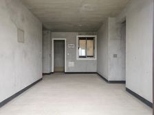 儿童公园旁,金科品质小高层,楼层好,户型方正