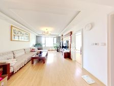 浮山前70年产权看海新小区 带车位 带储藏室 满五