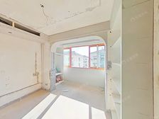 2号线北新泾地铁口,二梯队,中间楼层,一房一厅,毛坯房
