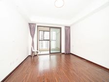 开发商精装交付,送车位的,价格还可以谈的