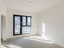 集中供暖 四居室 双阳台 有钥匙 有车位 可谈价格 安排