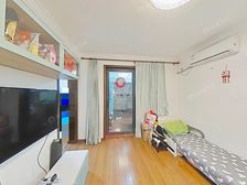 老业主挂牌出售委托精装修,边套全明户型好,满五年诚意出售