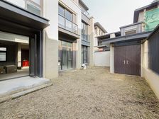 太湖院子 联排别墅东边户 毛坯 特价急卖 随时看房