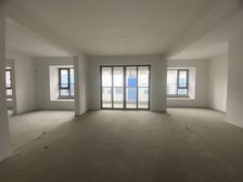 楼层位置佳,东首采光很好,环境舒适 适合居住