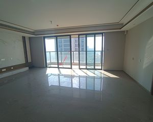 龙湖天玥4室2厅2卫南朝向548.0万元/套出售