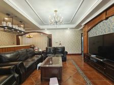 巴南区 万达轻轨站旁 精装大三房 138万