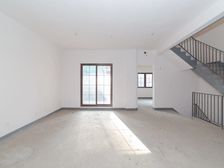 纯毛坯,位置好,急售,龙湖香醍漫步别墅区 7室3厅 毛坯