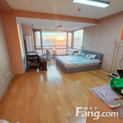 我终生的等候,换不来你刹那的凝眸。悠乐汇54平米5500元