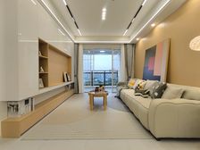 两江新区,轻轨站100米,精装修大3房,出门就是商圈步行街