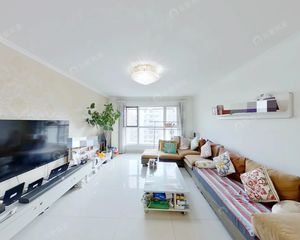 出门地铁 南北三居室 自住保养好 两梯三户 金泰先锋北区