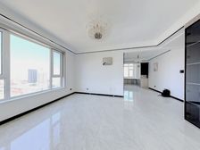 在房子上能看到体育公园,精装未住