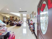 华景地铁口小城之春 复式天台花园有100平方