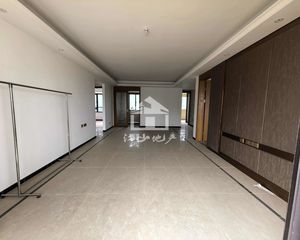 国际三中 高端住宅小区 小高层一梯一户 双主卧三卫 全新没住过