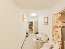 新出18号线地铁口 中间楼层总价低的精装一房