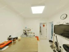 主推北航南门,1997年楼龄 中间层 南北通透精装修二居