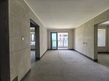 九龙坡区 里城樾公馆 三房 81.5万