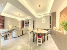 大源 停车方便 产权清晰 豪华精装 楼龄新 南北通透 近