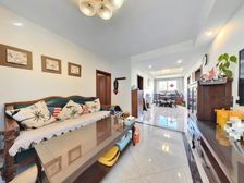 急卖!豪·华精装,飞机户型小洋房,采光好,位置佳,欢迎品鉴。