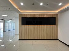 临近地铁口 时代财富天地 正对电梯 精装修带家具 西南双面采