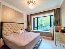 秀月地铁站旁品质小区 位置好环境好百万级别装修拎包入住