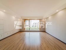 南北通透东湖湾4室2厅精装修