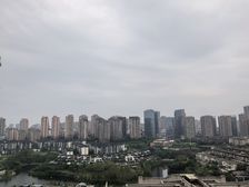 照母山香港置地壹号湖畔。看湖五房 349万 房源保真!