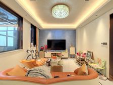 中式合院,精装修,实用面积大,有花园有露台,2车位,欢迎品鉴