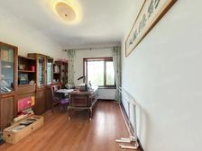 八一路转盘旁封闭小区龙泉华庭南北通透大平层户型大气光线足