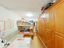 小区第二排,不靠马路,中间楼层,诚意出售,看中可谈