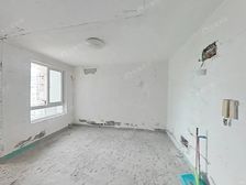 钥匙房丨电梯中间楼层丨花园位置丨视野开阔无遮挡丨