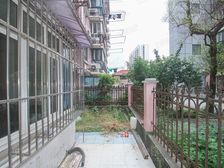 杨浦滨江大润发对面,一楼送大花园,南北板房闹中取静中心位置