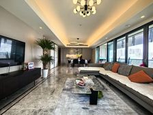 重庆地标扬帆起航 头排正看江 开发商奢装 正看两江交汇