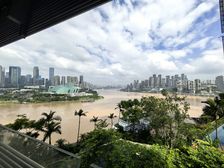 重庆地标扬帆起航 头排正看江 开发商奢装 正看两江交汇