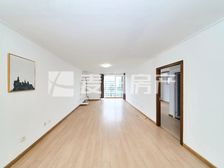 南北三居室客厅主卧朝南双次卧朝北