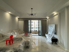 双碑 融创滨江壹号一期四房225万