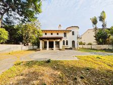 中信森林湖 独栋别墅 三面大花园 背靠山 地势平坦