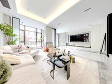 双湖康帝庄园,精装中间户,装修400万左右,欢迎大胆出价格