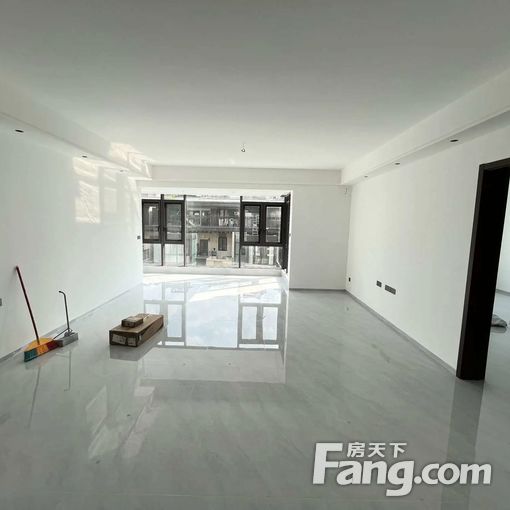 五象总部基地 建发央玺 全新四房 可配齐 钥匙看房 近地铁