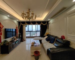 东首装修好 拧包入住 性价比高 南向采光好