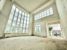 愉景花园 三层独栋别墅 位置安静地势平坦 前后花园230平方