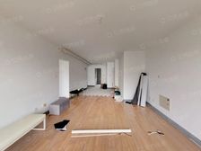 此房满五,南北通透,精装三室