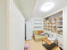 小区中间位置+中间楼层+配套齐全+业主诚意