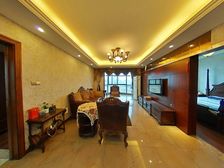 房东诚心卖的,豪华装修,家电家具齐全,拎包入住,看房方便