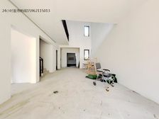 次新 纯别墅小区 一楼带大花园 价格好谈