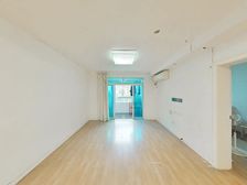 中间楼层3房2厅2卫边套全明 小区中间近大花园位置