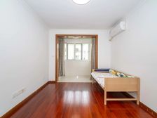 嘉佰道隔壁 中间楼层 南北户型 小区中间位置