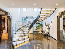 700万装修 有钥匙 花园270平米 价格合适可谈 保持好啊