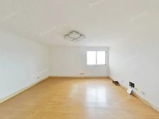 北滨江,全明电梯房大三房,出行方便。业主要卖掉!卖掉!