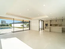 贝纳尔马德纳(Benalmádena)优雅别墅,配备私人泳池